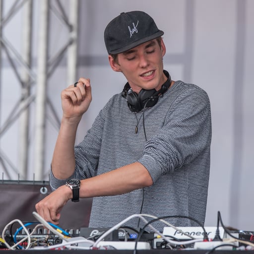Deep House in 2026: The 486-Strong Board and the DJs Leading It