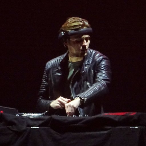 Julian Jordan’s ‘Bad B*tch’ Arrives After Garrix Tour Buzz