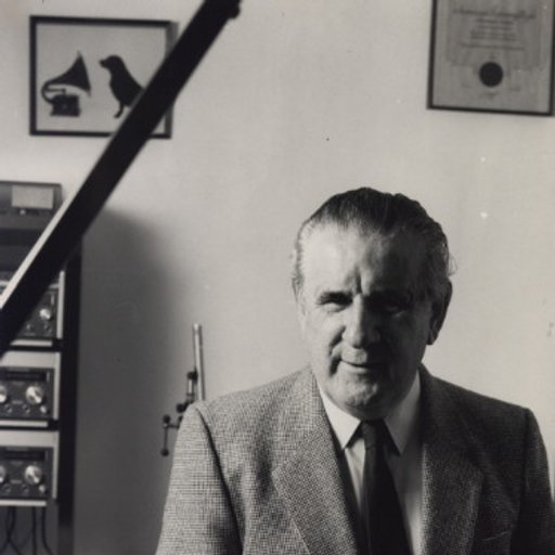 Edison Lee
