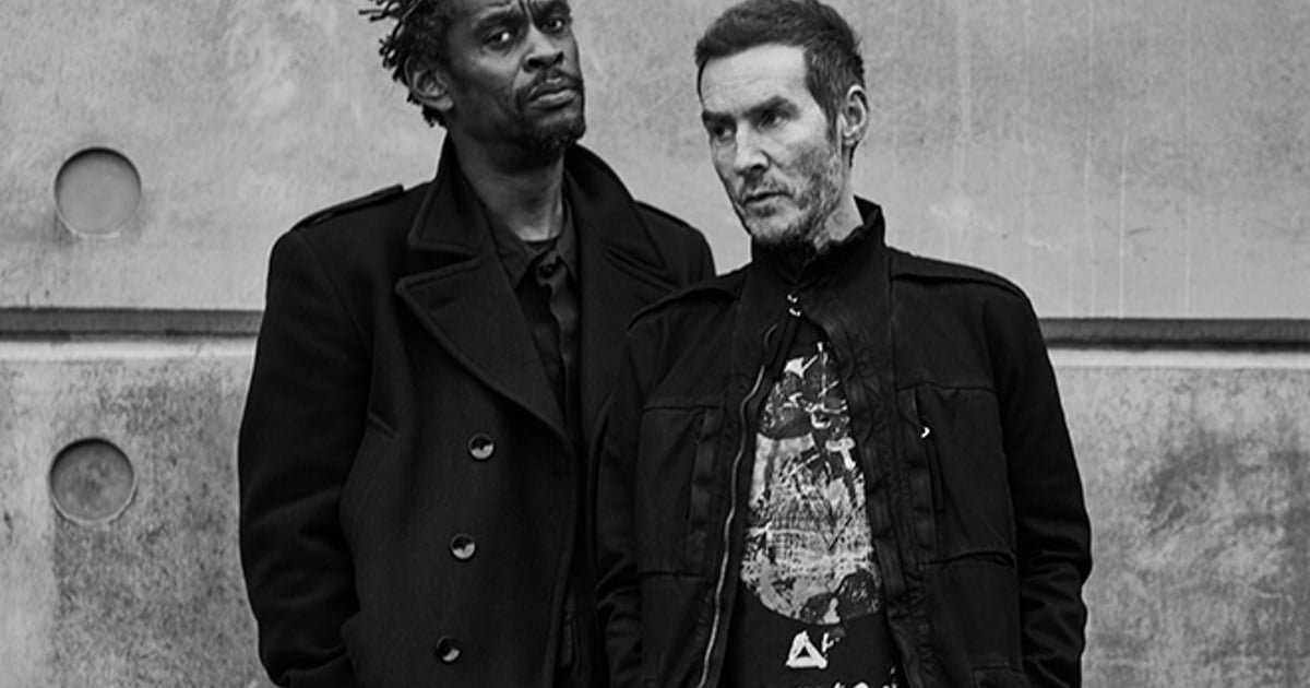 Massive Attack banned from Singapore following Palestine flag display